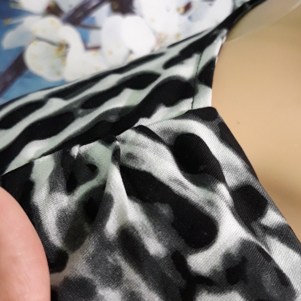 Calvin Klein Sleeveless Blouse  |  Size L. - Picture 4 of 7